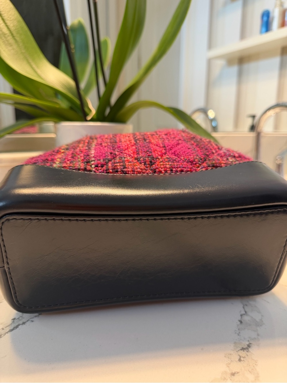 CHANEL Pink Tweed Drawstring Bucket Bag with Black Leather Base - Picture 2 of 8
